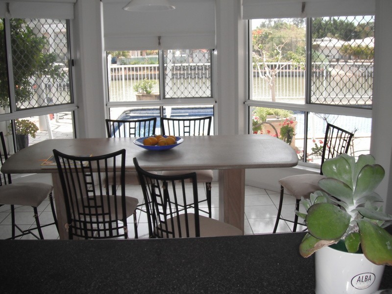 6 Madeleine Court, Newport QLD 4020