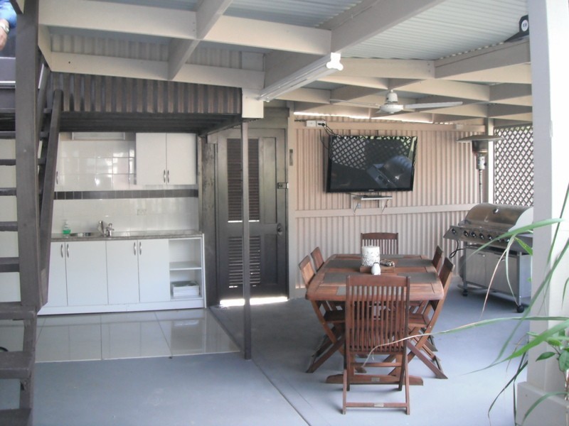 10 Pearen street, Clontarf QLD 4019