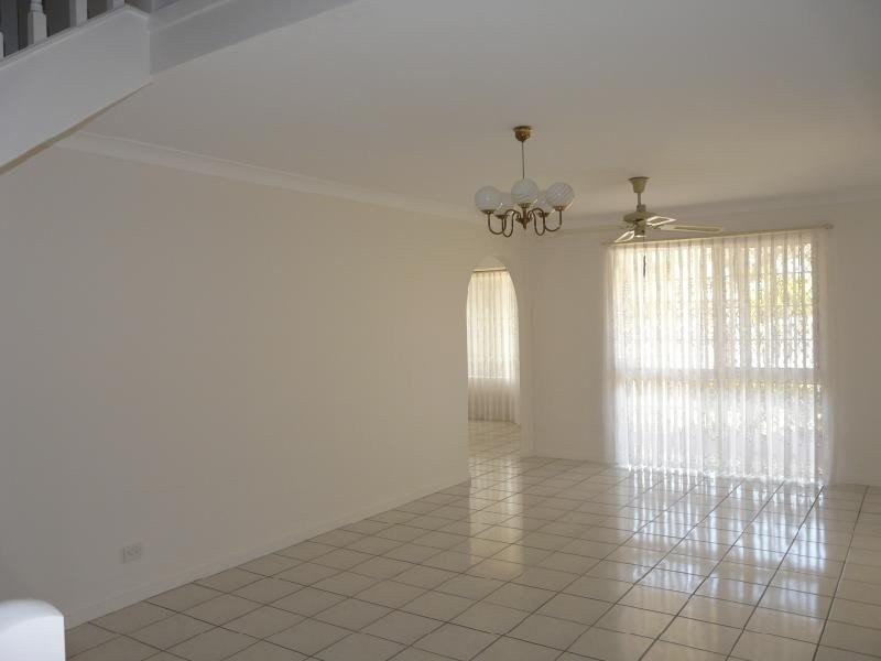 17 Oakmont Street, Rothwell QLD 4022