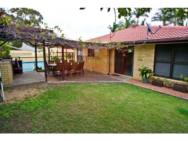 27 Kirkwood Street, Margate QLD 4019