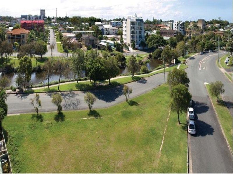 8/1 Creek Street, Redcliffe QLD 4020