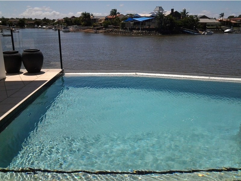 34 aurora  court, Newport QLD 4020