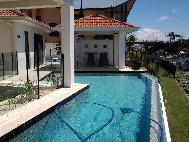 34 aurora  court, Newport QLD 4020