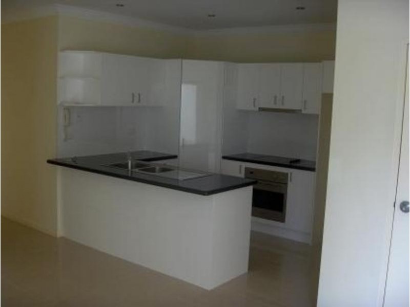 2/27 Webb street, Margate QLD 4019