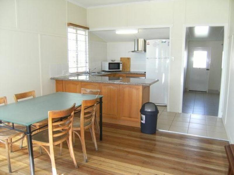 13 Second avenue, Scarborough QLD 4020