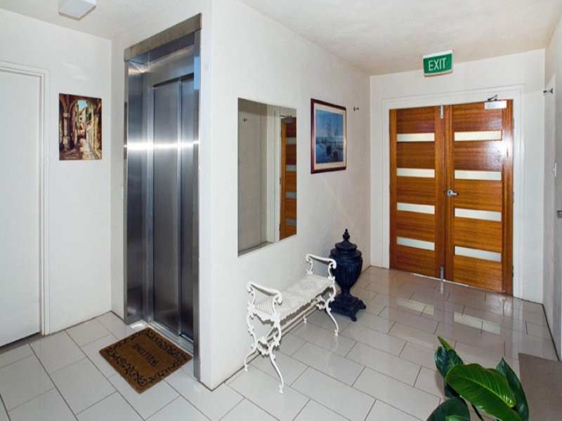 1/2 QUEEN STREET, Scarborough QLD 4020