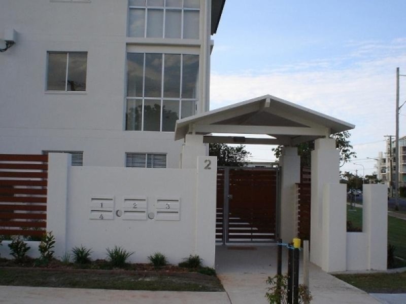 1/2 QUEEN STREET, Scarborough QLD 4020