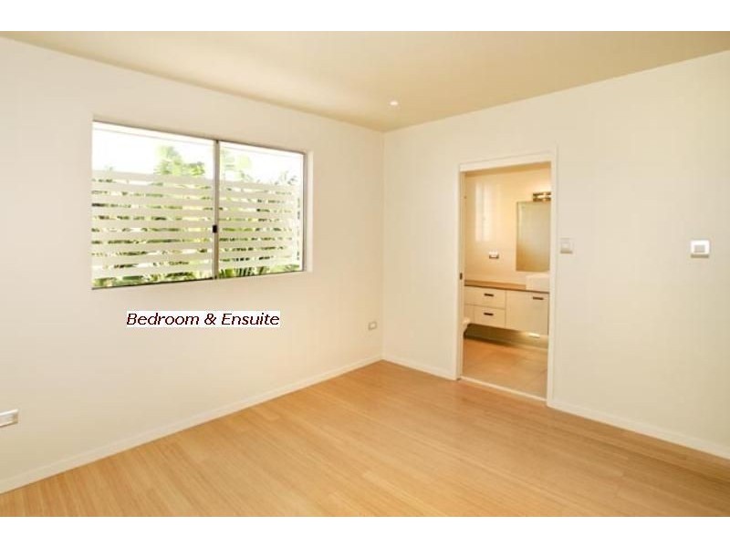 1/2 QUEEN STREET, Scarborough QLD 4020