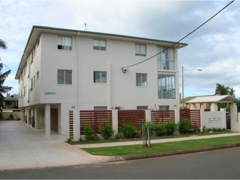 1/2 QUEEN STREET, Scarborough QLD 4020