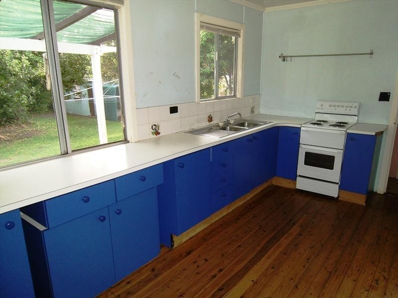 16 KABURA, Clontarf QLD 4019