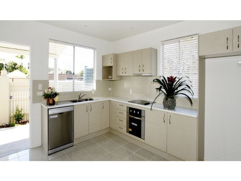 4/564 OXLEY AVENUE, Scarborough QLD 4020