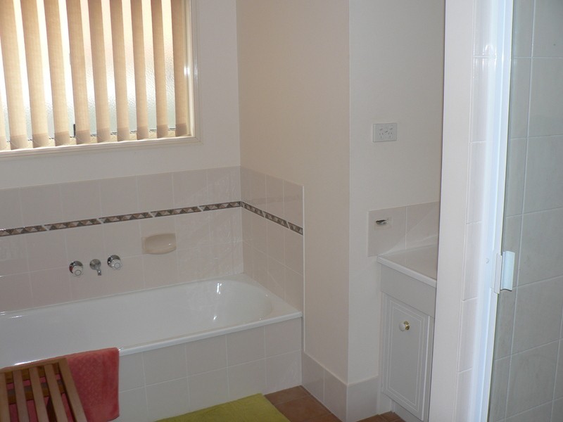 4 Centennial Drive, Upper Caboolture QLD 4510