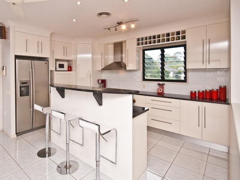 26 oyster point esp, Scarborough QLD 4020