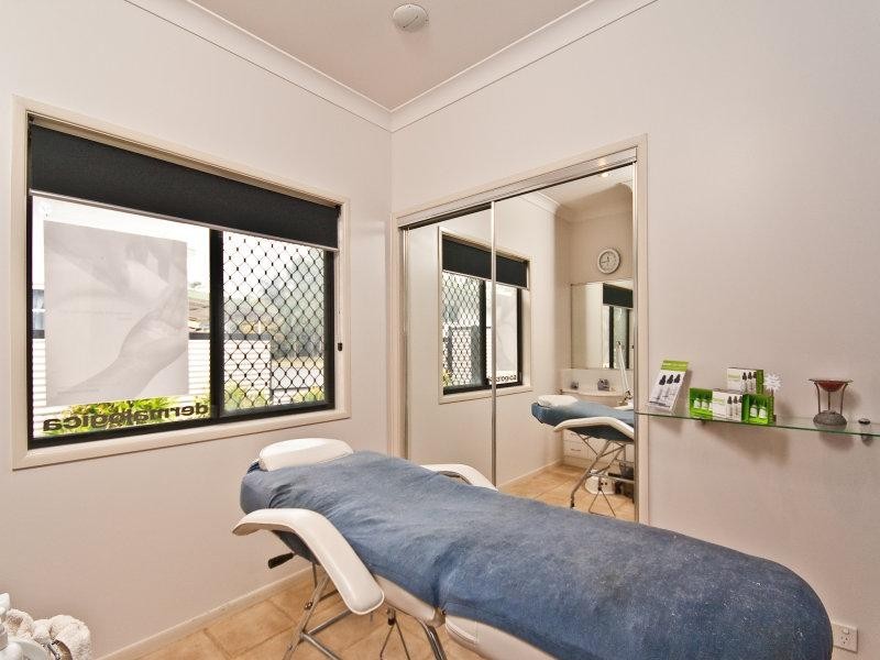 26 oyster point esp, Scarborough QLD 4020