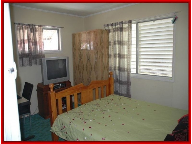 4 Long, Clontarf QLD 4019