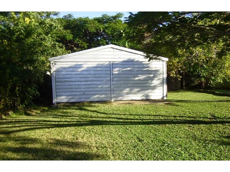 4 Long, Clontarf QLD 4019