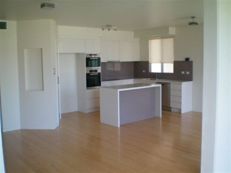 1/2 QUEEN STREET, Scarborough QLD 4020