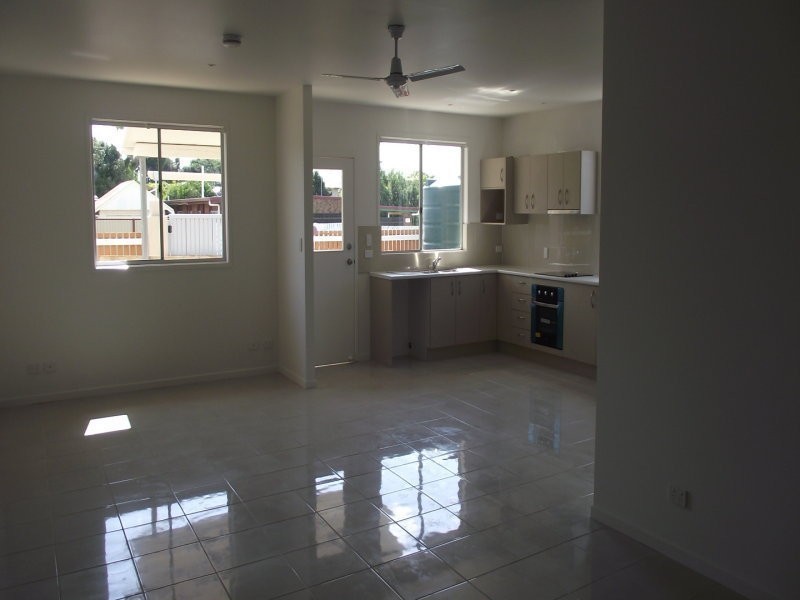 2/564 OXLEY AVENUE, Scarborough QLD 4020