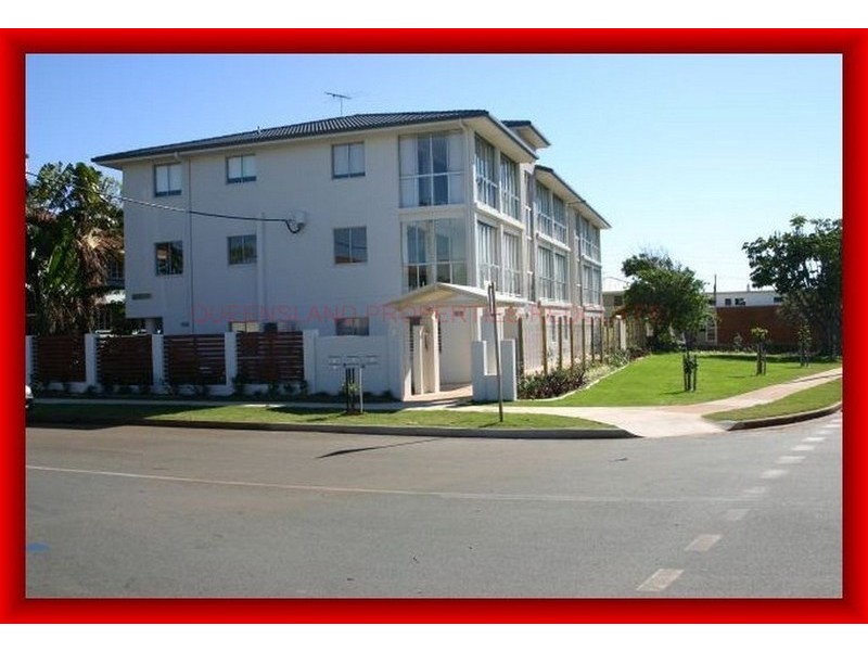 1/2 QUEEN STREET, Scarborough QLD 4020