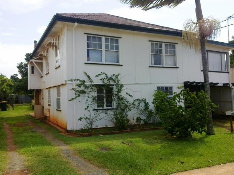 2/2 Silvester, Redcliffe QLD 4020