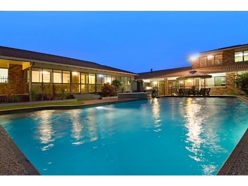 1 moore, Kurwongbah QLD 4503