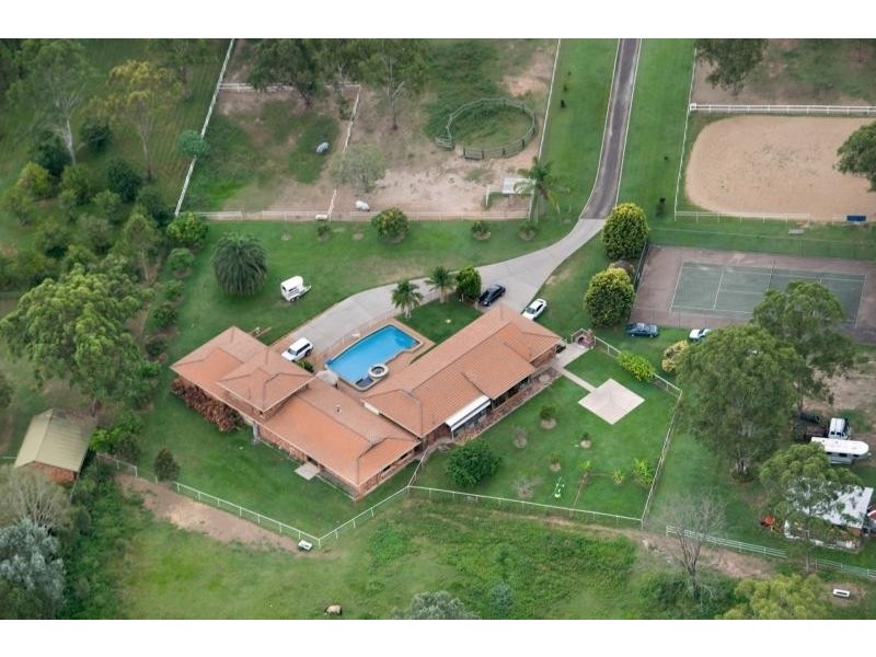 1 moore, Kurwongbah QLD 4503