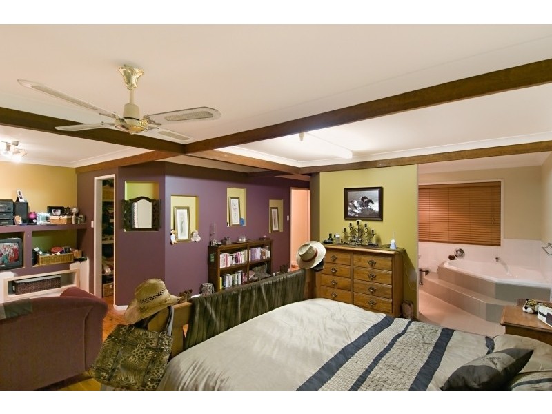 1 moore, Kurwongbah QLD 4503