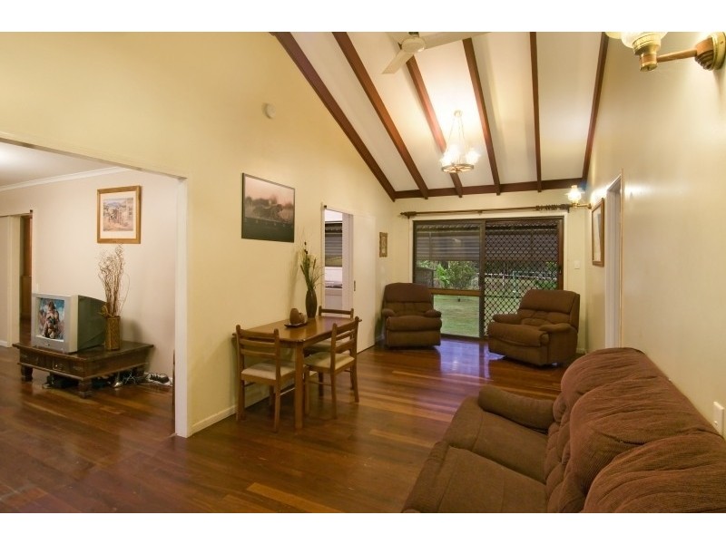 1 moore, Kurwongbah QLD 4503