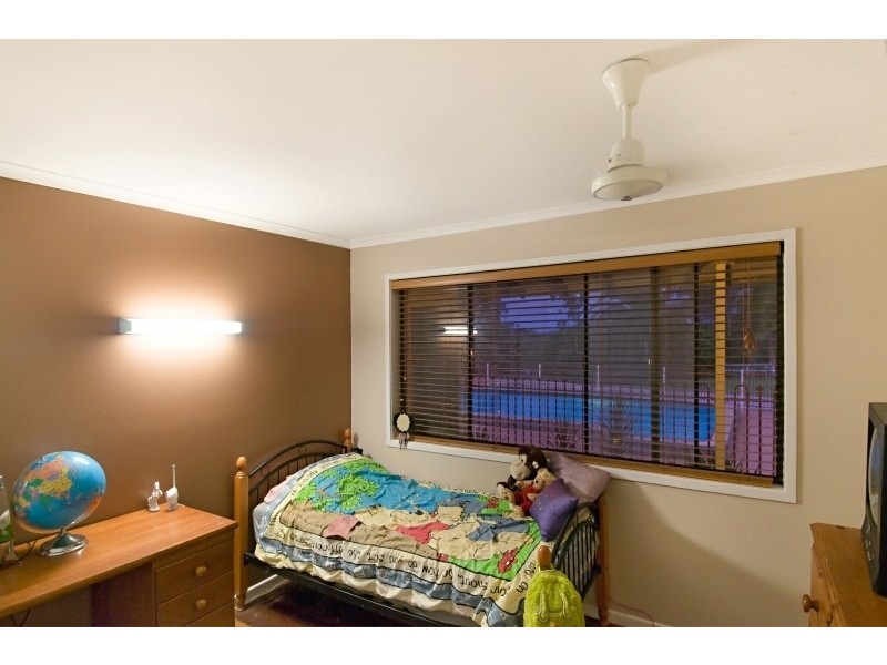 1 moore, Kurwongbah QLD 4503