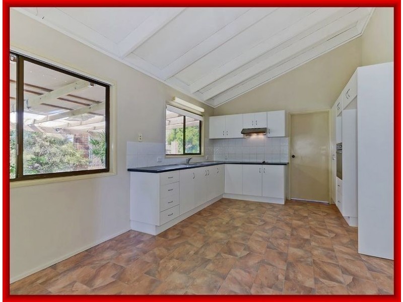 18 Elizabeth st, Deception Bay QLD 4508