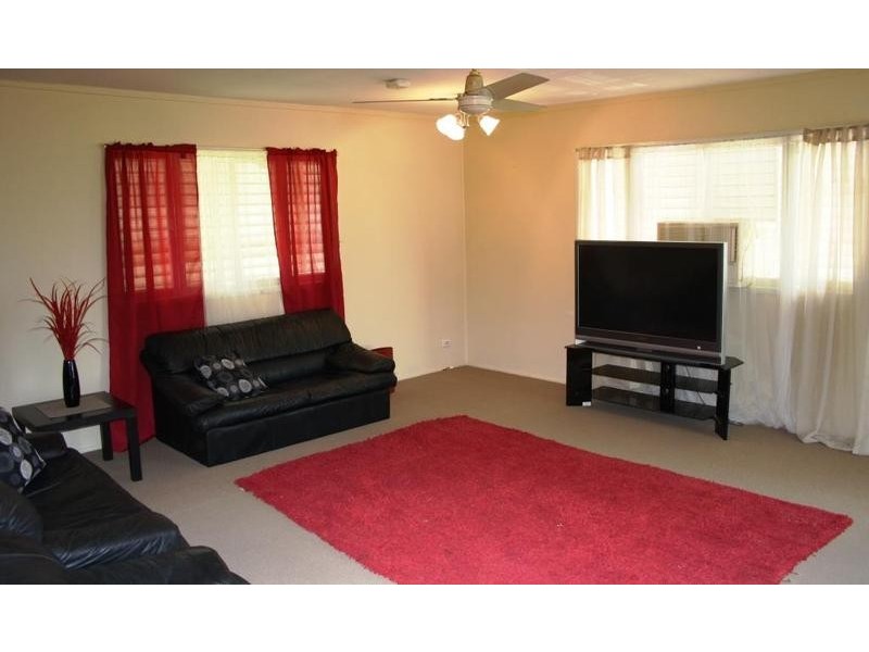 21 McNEILL RD, Kallangur QLD 4503