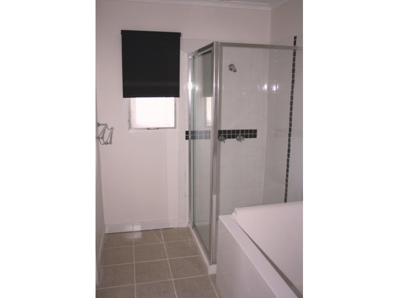 21 McNEILL RD, Kallangur QLD 4503