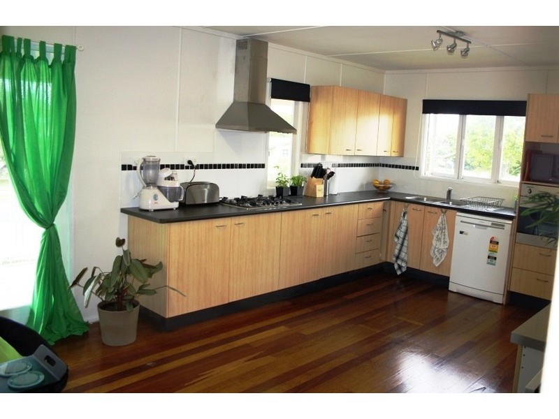 21 McNEILL RD, Kallangur QLD 4503