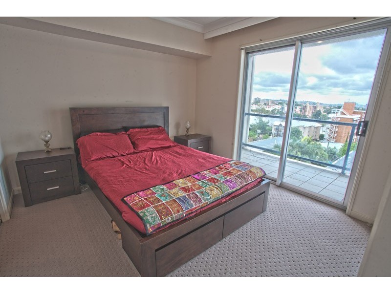 24/19 Thorn St, Kangaroo Point QLD 4169