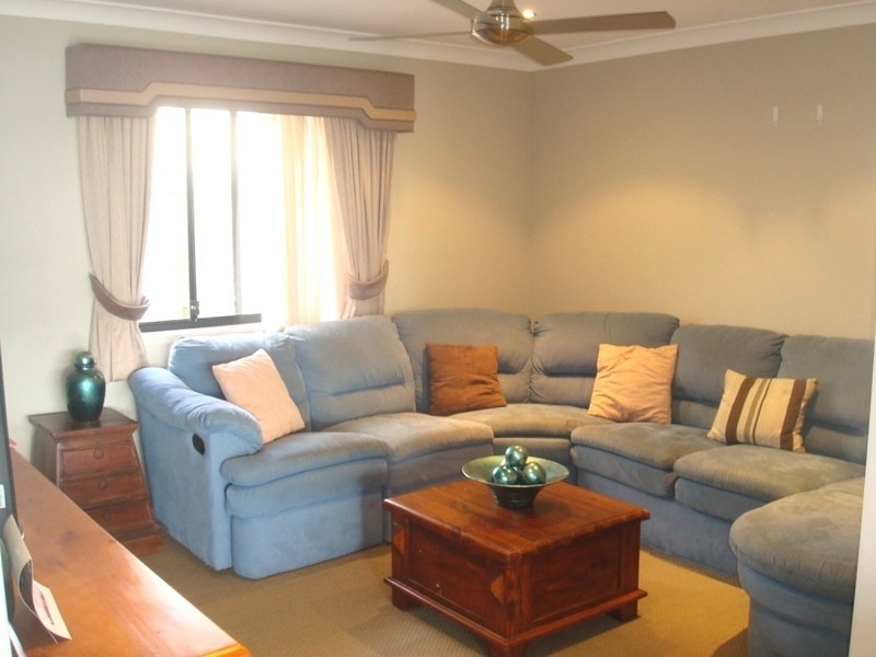 28  Kinglake Ave, Springfield Lakes QLD 4300