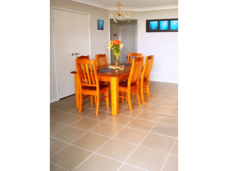 28  Kinglake Ave, Springfield Lakes QLD 4300