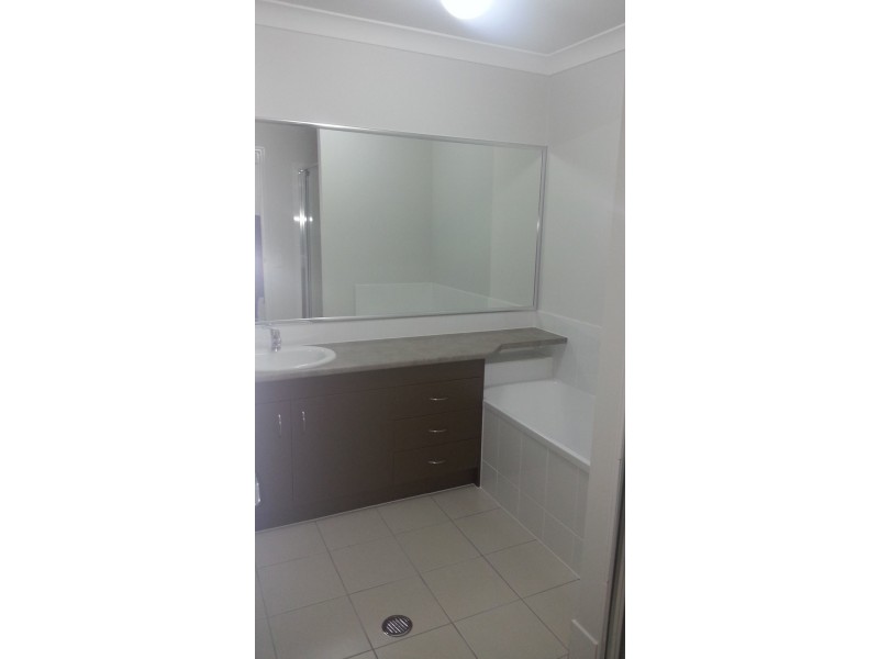 1/11 Kylah Court, Yamanto QLD 4305