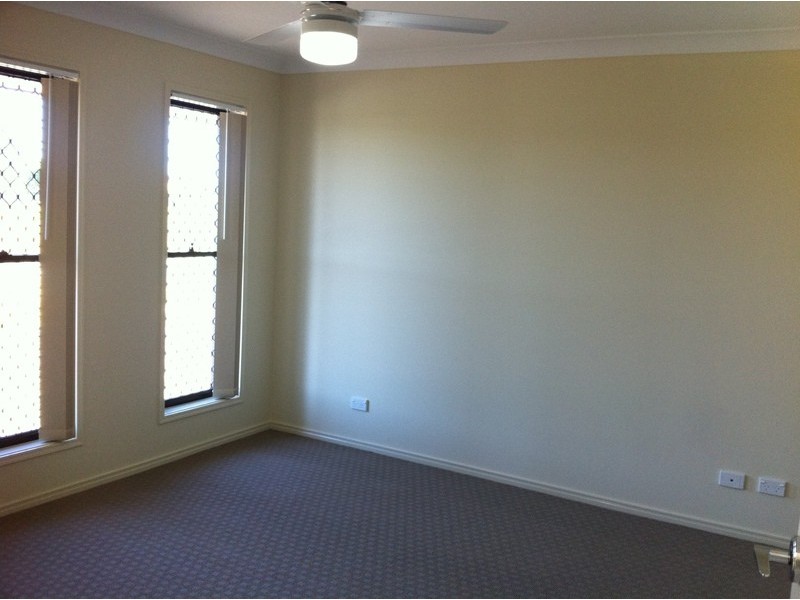 1/100 Sarah Drive, Yamanto QLD 4305