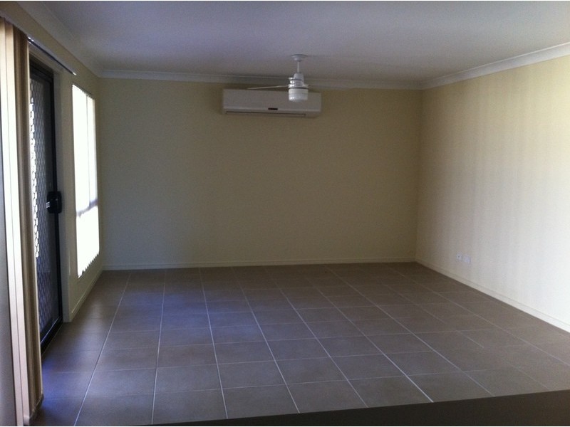 1/100 Sarah Drive, Yamanto QLD 4305