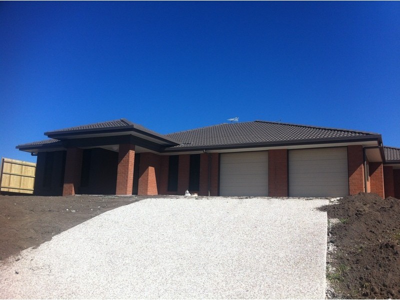 1/100 Sarah Drive, Yamanto QLD 4305