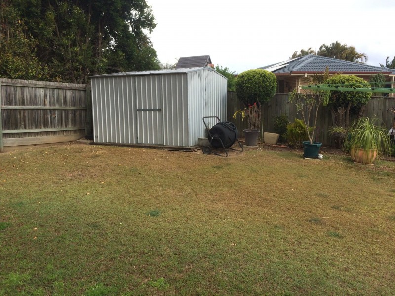 33 SOLANDRA CIRCUIT, Regents Park QLD 4118