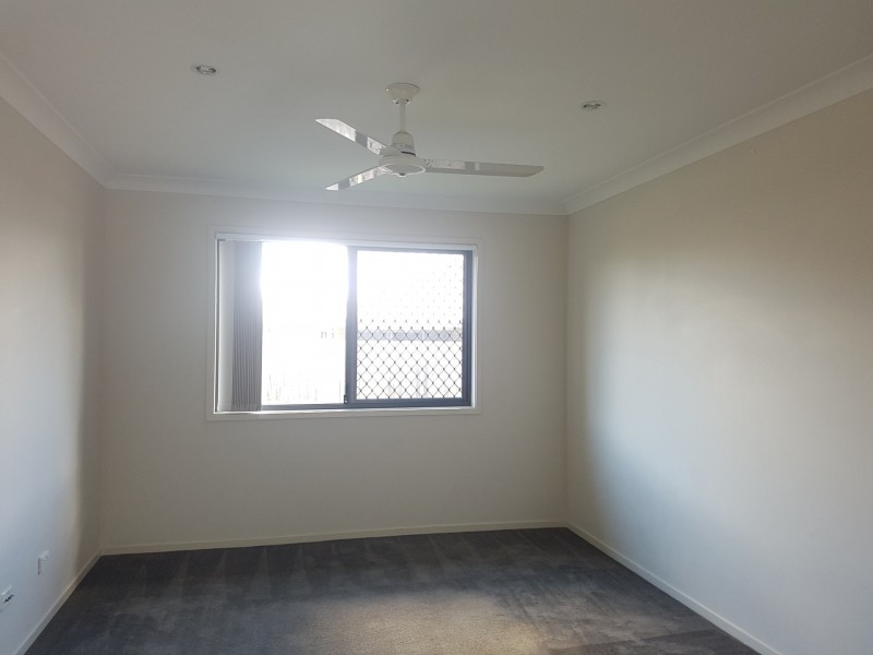 4 Deschamps Close, Loganlea QLD 4131