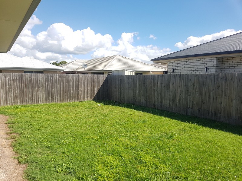 4 Deschamps Close, Loganlea QLD 4131