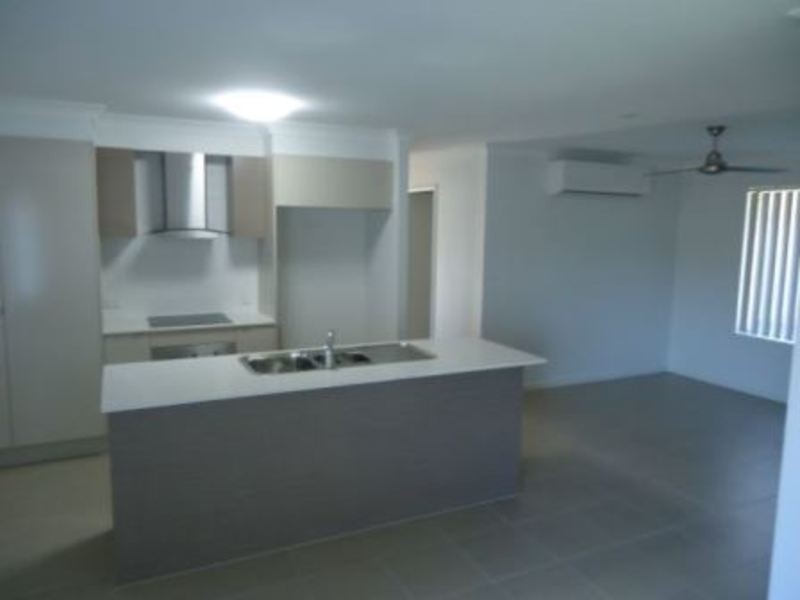 7 Boronia Street, Deebing Heights QLD 4306