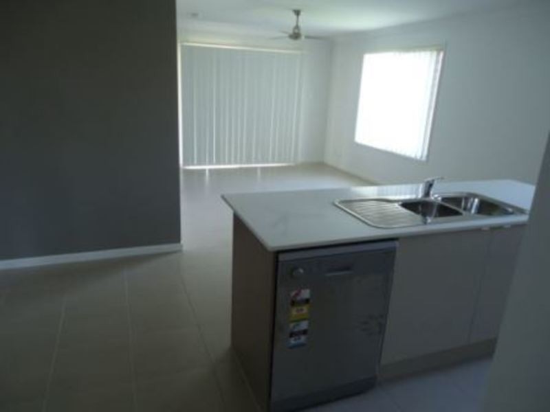 7 Boronia Street, Deebing Heights QLD 4306