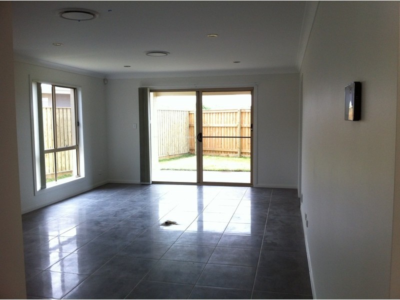 2/4 Sandalwood Street, Thornlands QLD 4164