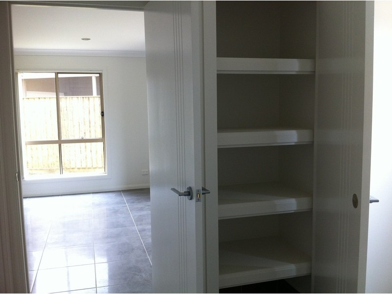 2/4 Sandalwood Street, Thornlands QLD 4164