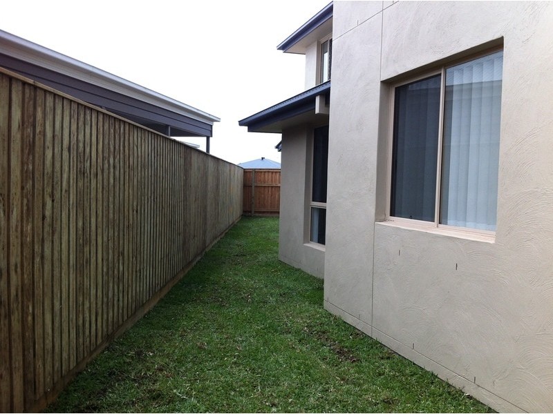 2/4 Sandalwood Street, Thornlands QLD 4164