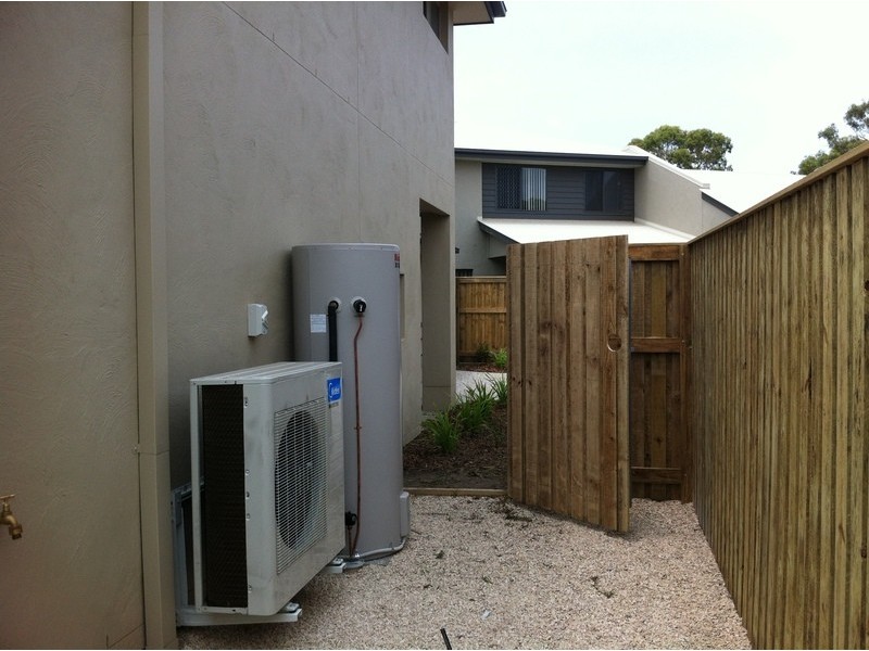 2/4 Sandalwood Street, Thornlands QLD 4164