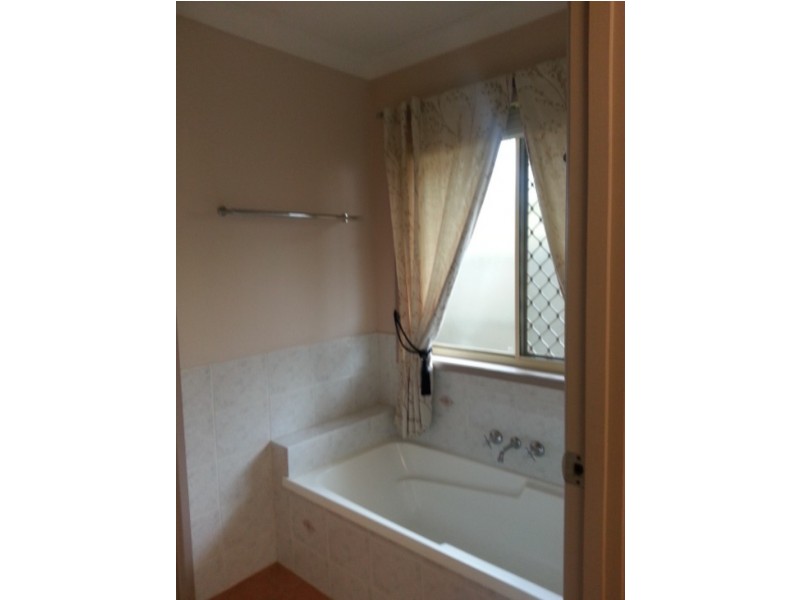 42 Denison Court, Meadowbrook QLD 4131